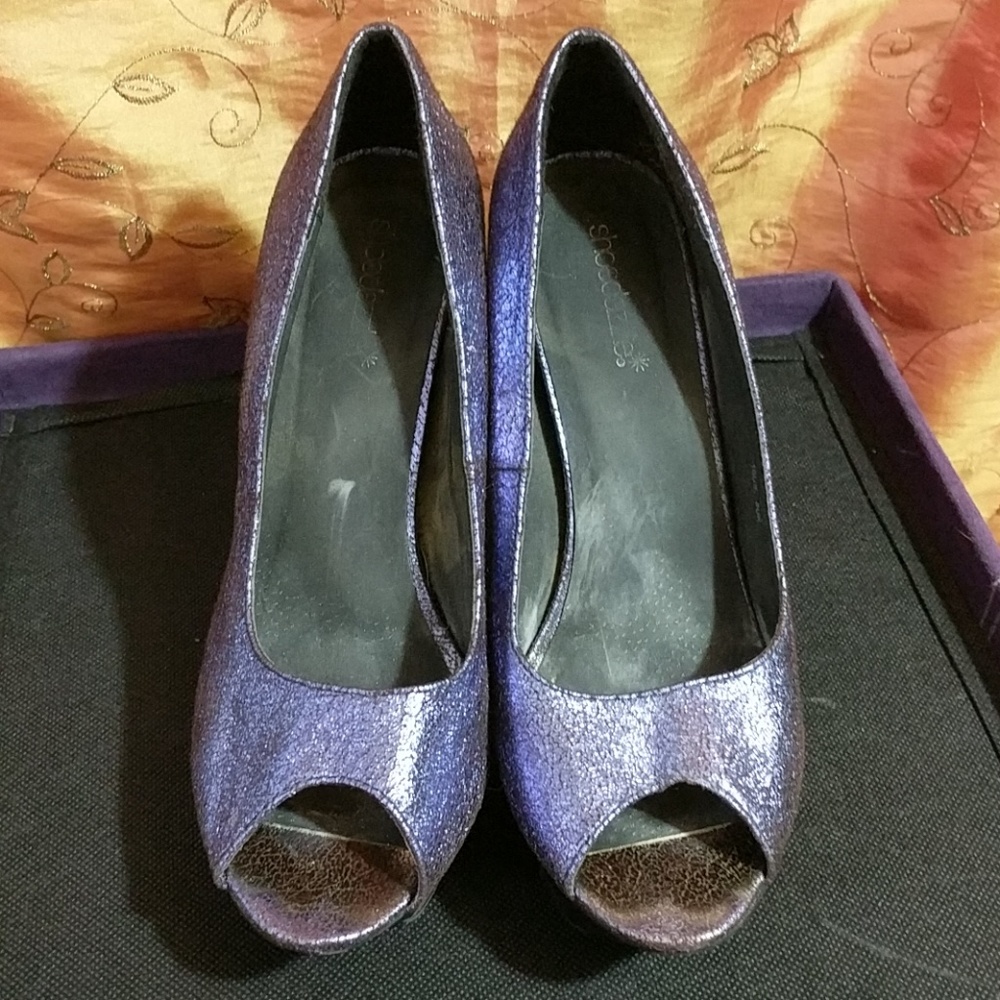 Shoes - Picture 3 of 7